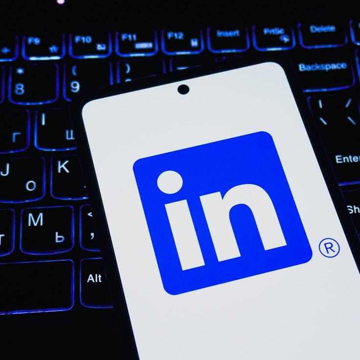 Collaborative mobile app development workflow